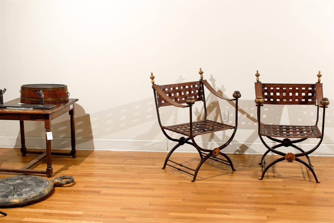 Pair of Italian Campaign Savonarola Chairs with Woven Leather Seats, circa 1960 In Good Condition In Atlanta, GA
