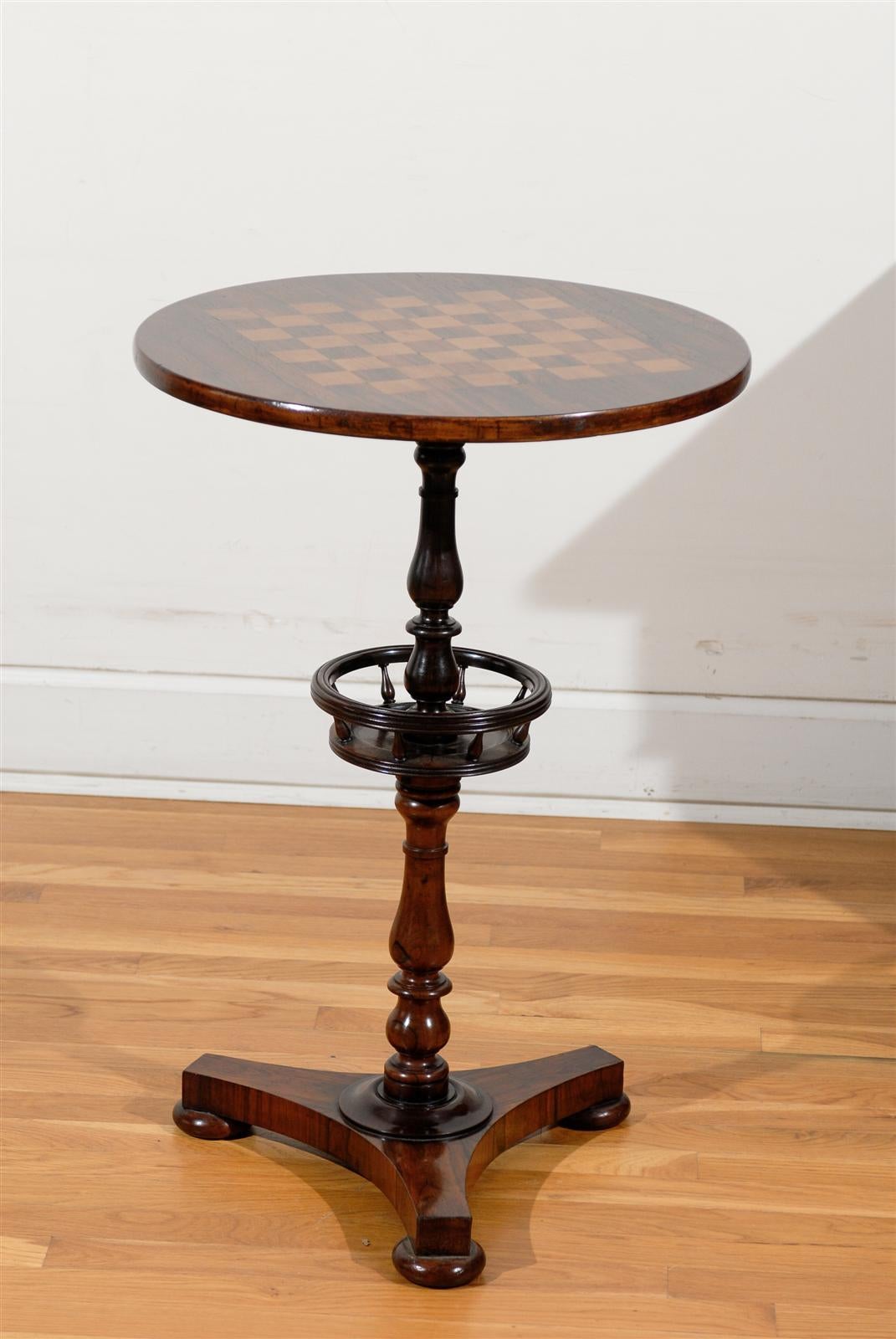 English 1870s Rosewood Pedestal Gueridon Games Table with Checkerboard Inlay 3