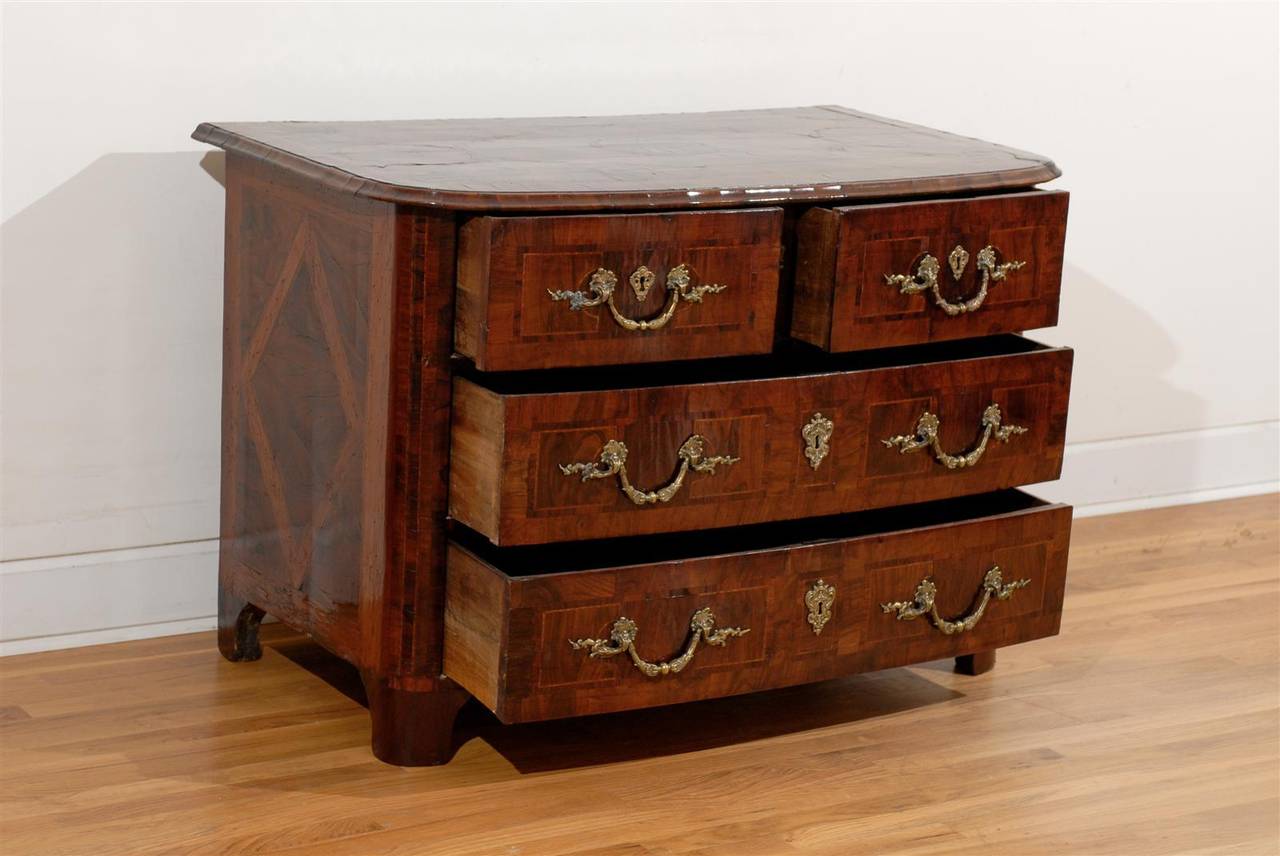 French Late 18th Century Walnut Four-Drawer Commode with Star Inlaid Top 4