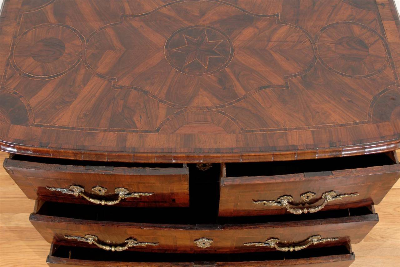 French Late 18th Century Walnut Four-Drawer Commode with Star Inlaid Top 7