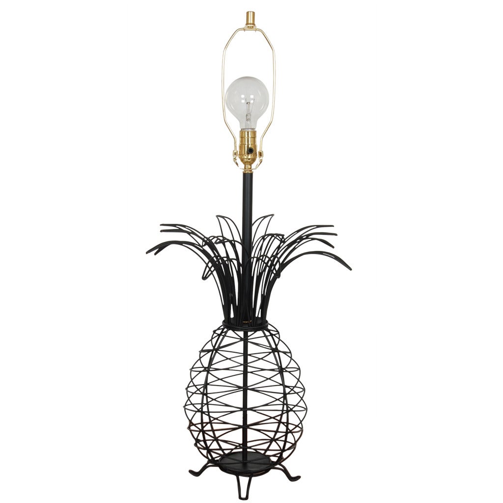 Wire Form Pineapple Lamp