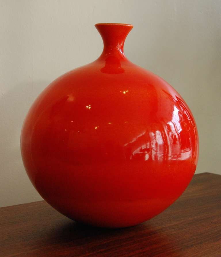 Jame Lovera Bottle Vase 3