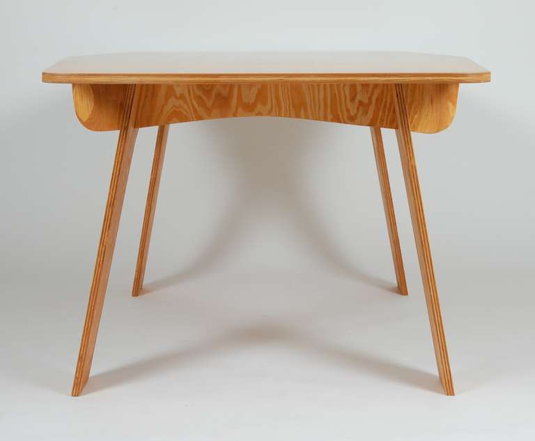 New Bauhaus Dining Table In Excellent Condition In San Francisco, CA