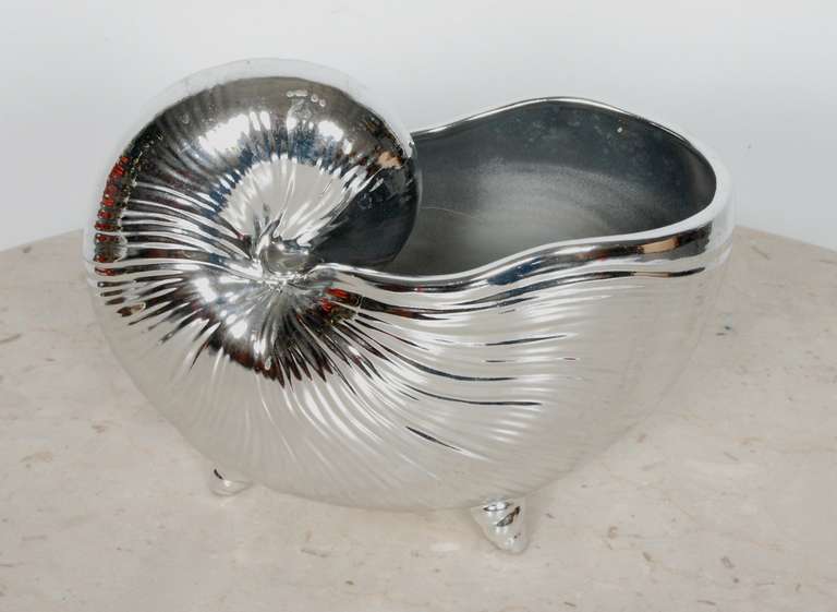 Fritz & Floyd Metallic Silver Nautilus Shell Vase In Excellent Condition In San Francisco, CA