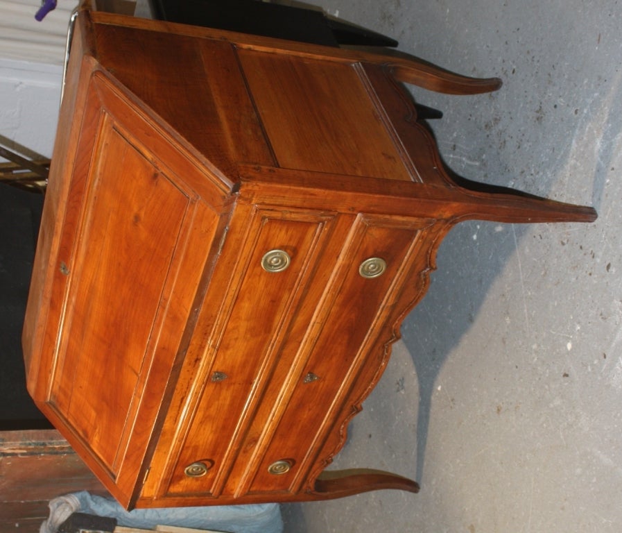 Louis XV/XVI Transitional Drop-Front Desk In Good Condition In Doylestown, PA