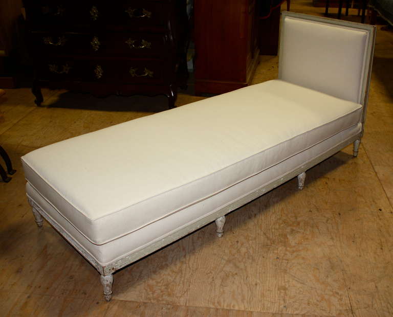 A chic French Directoire style day bed or 
