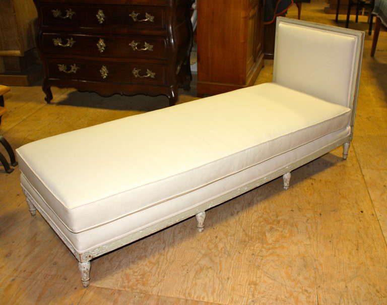 19th Century French Directoire Day Bed In Good Condition In Doylestown, PA