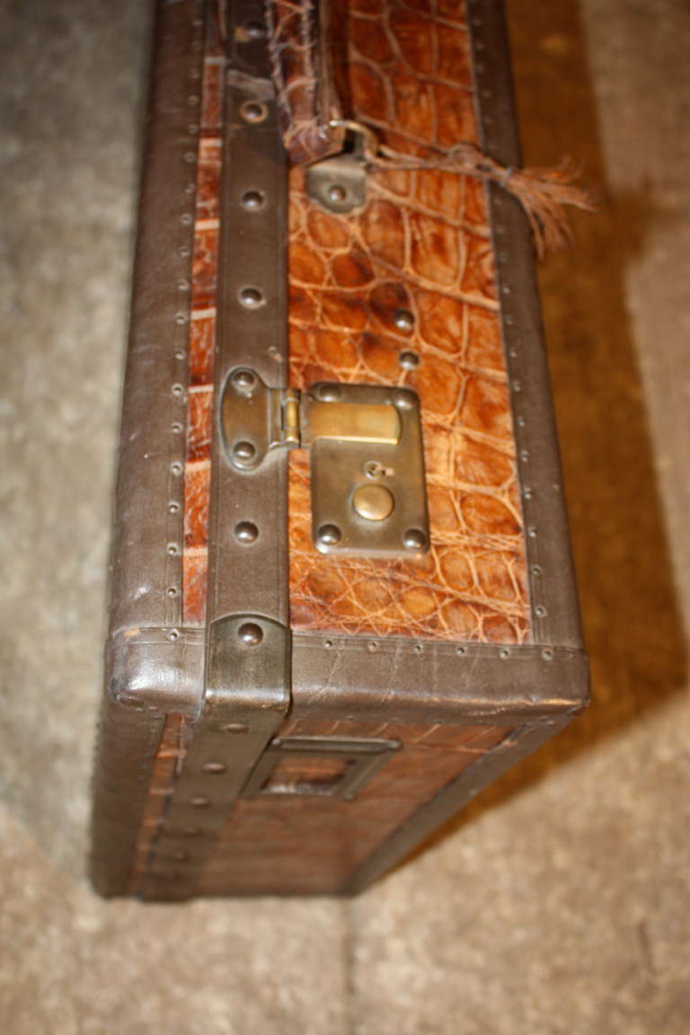 1920's Vintage Alligator Suit Case 2