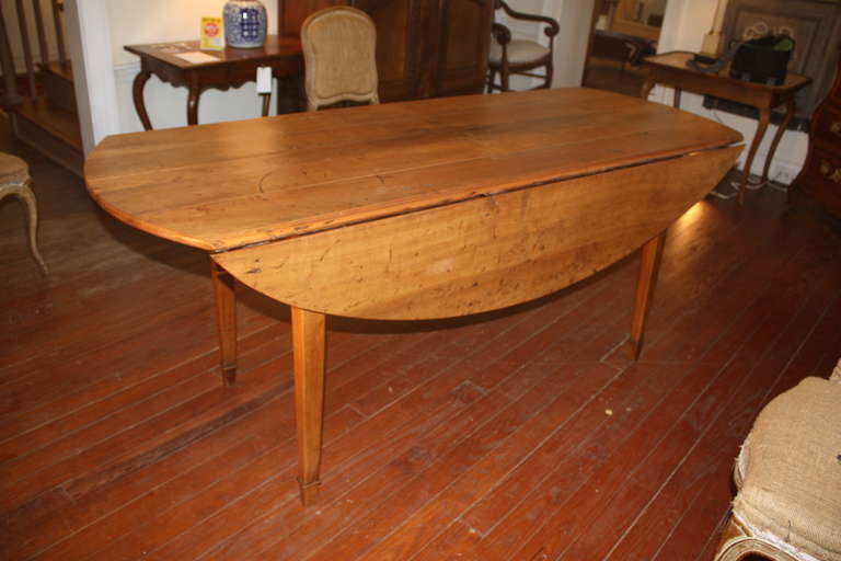 19th Century French Oval Drop-leaf Farm Table 2