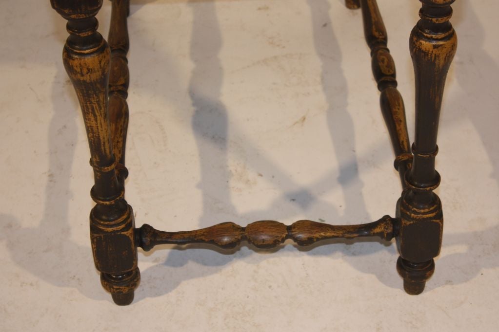 18th century William and Mary Tavern Table In Distressed Condition In Doylestown, PA