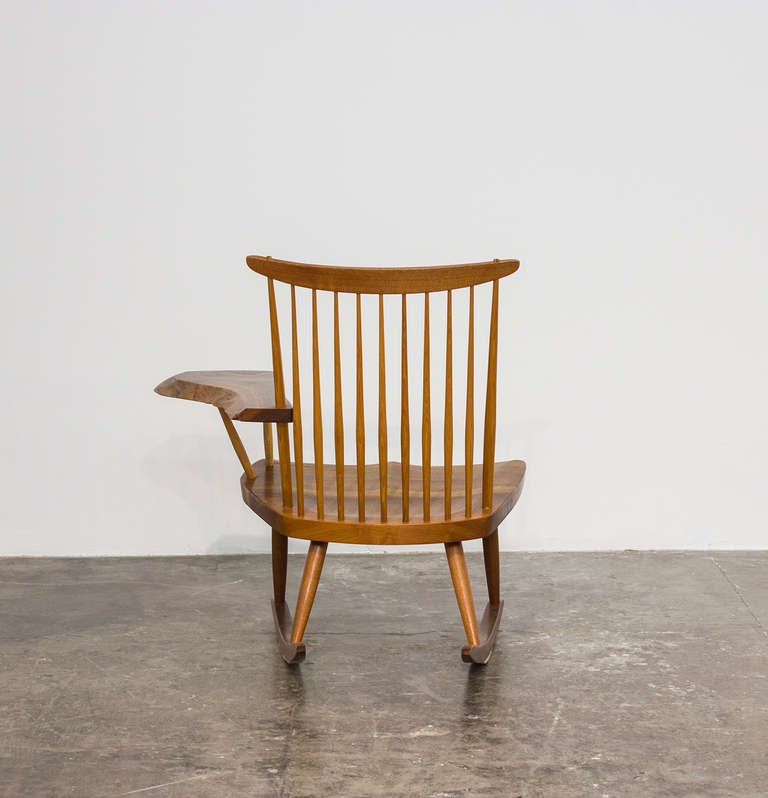 Rocking Chair with Freeform Arm by George Nakashima In Good Condition For Sale In New York, NY