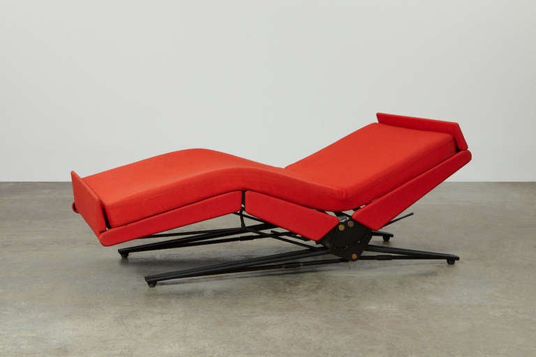 Model no. L77 daybed produced by Tecno, Italy and designed by Osvaldo Borsani.

Signed with manufacturer’s mark to each side and manufacturer’s decal label to frame.