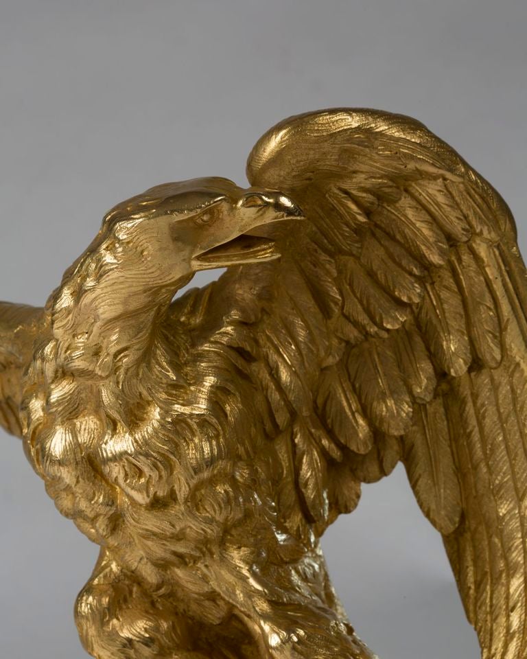Rara coppia di Chenets (Andirons) in bronzo dorato Impero in vendita 2