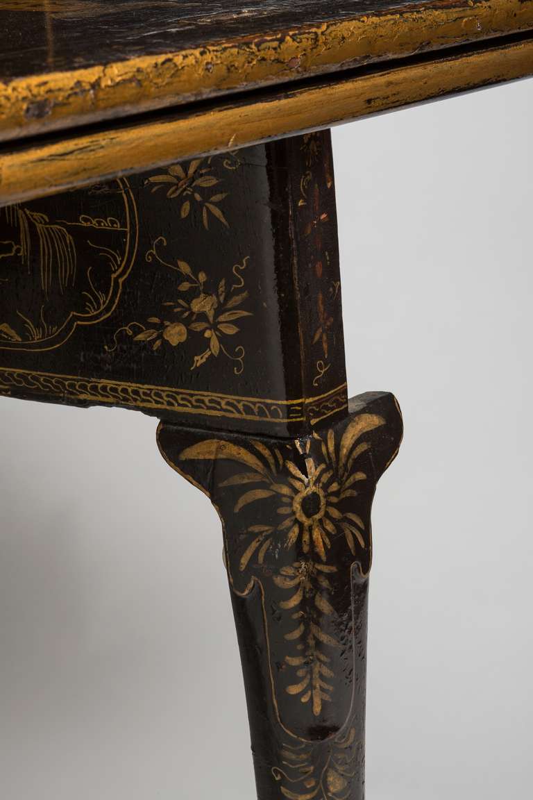 Seltener Chinoiserie-Spieltisch mit drei Klappen, lackiert, Metamorphic, George II. im Angebot 1