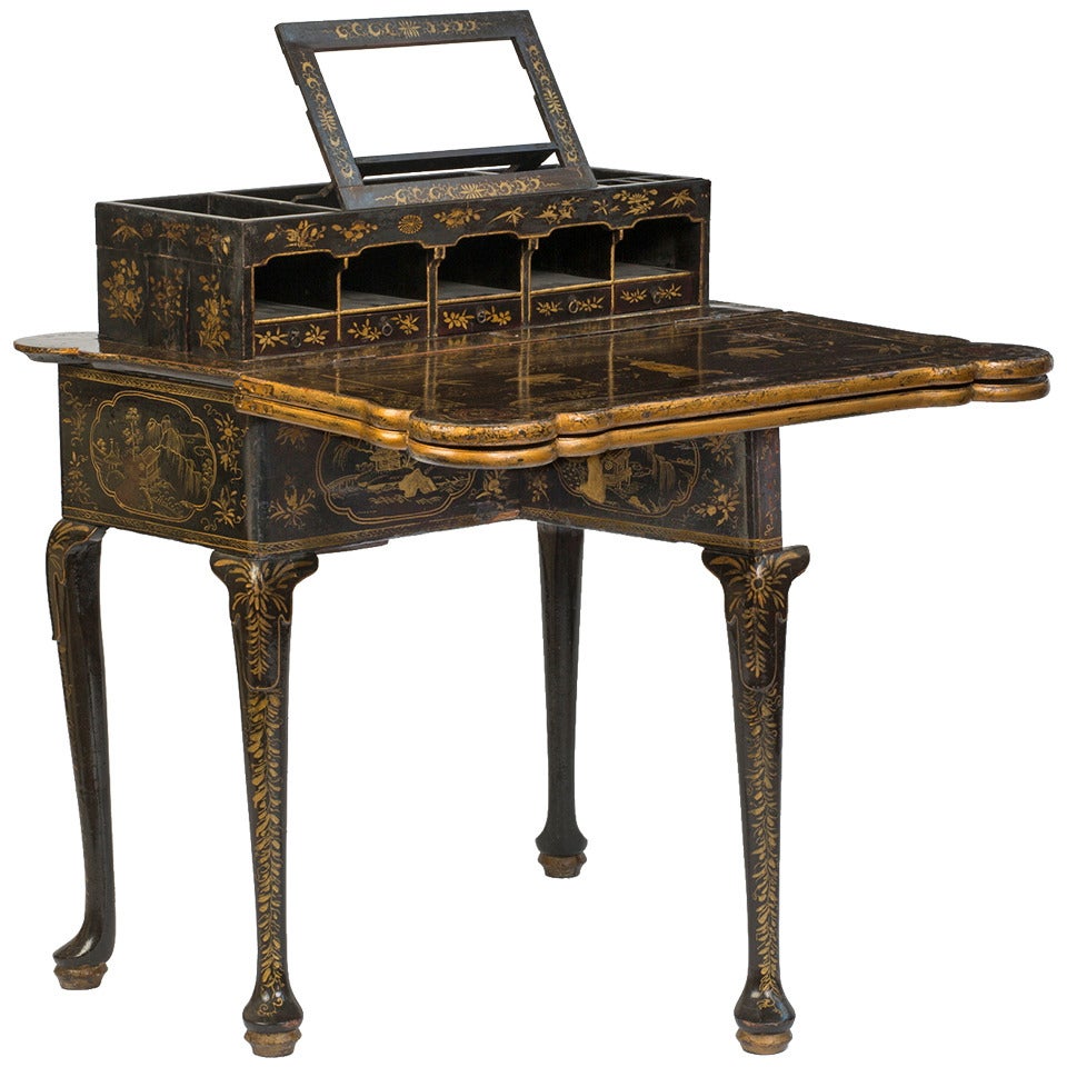 Seltener Chinoiserie-Spieltisch mit drei Klappen, lackiert, Metamorphic, George II. im Angebot