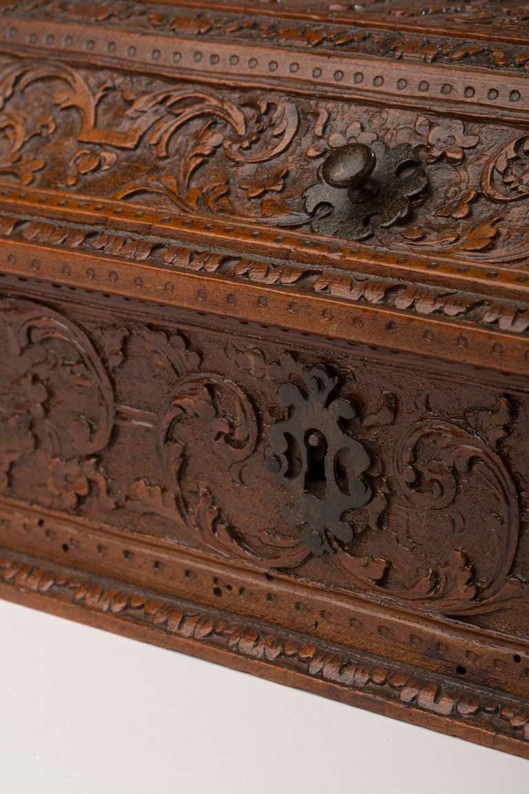 Louis XIV Fruitwood Casket, Attributed to César Bagard (1620-1707) For Sale 1