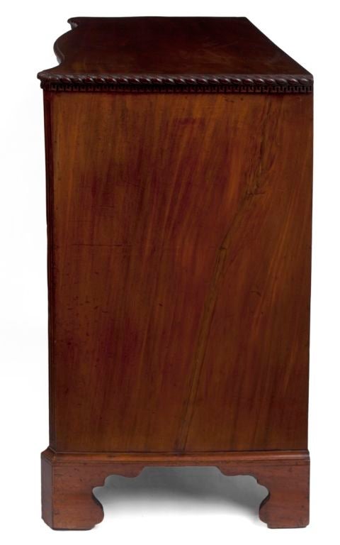 A George III Mahogany Serpentine Chest of Drawers 3