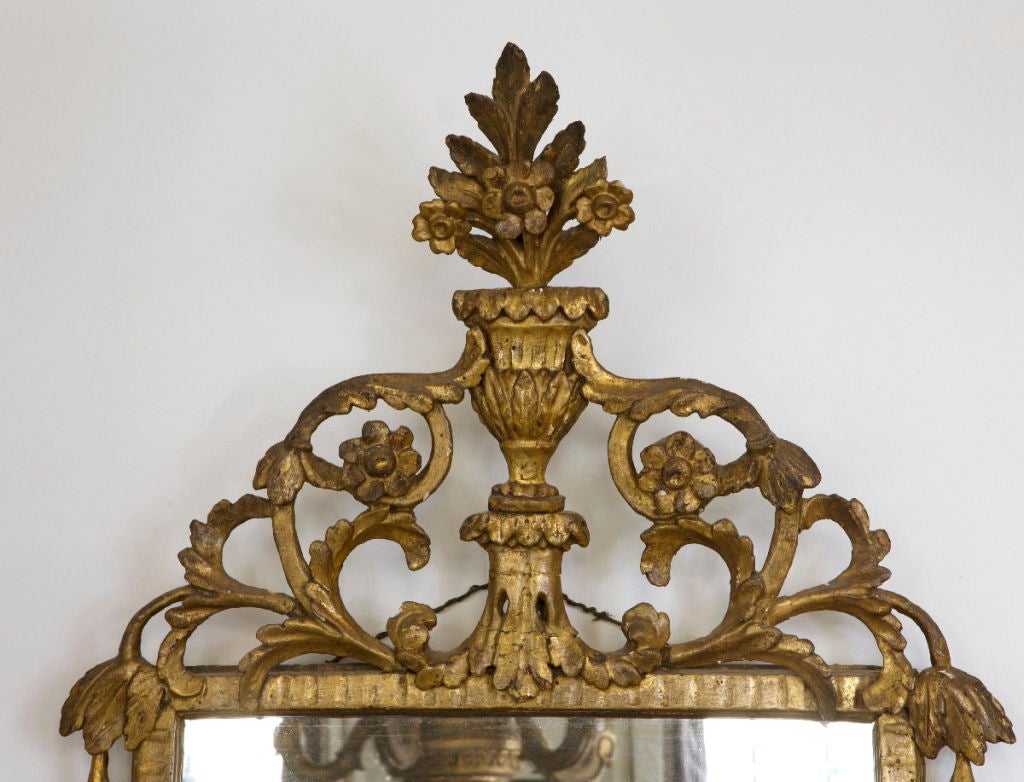 Italian Neoclassical Giltwood Mirror In Fair Condition For Sale In Kittery Point, ME