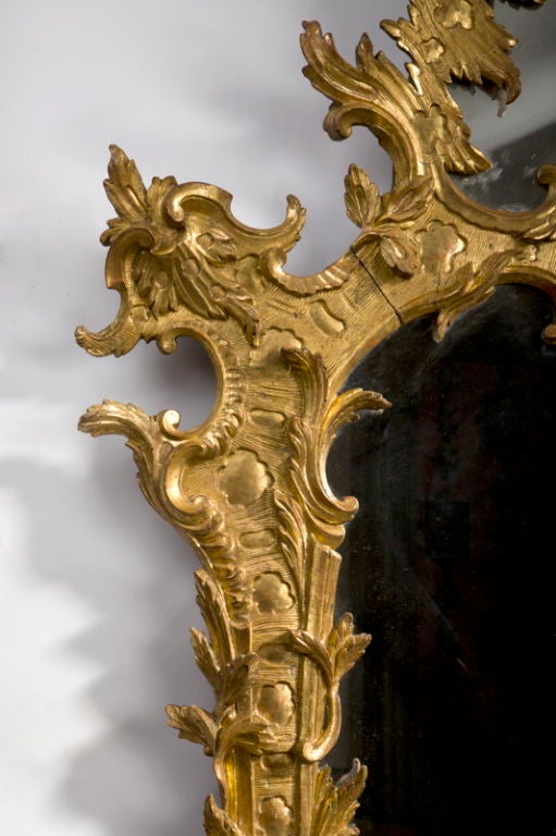 Espejo alemán de madera dorada Rocaille Rococó en venta