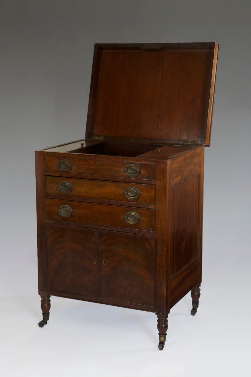 English George III Mahogany Dressing Table