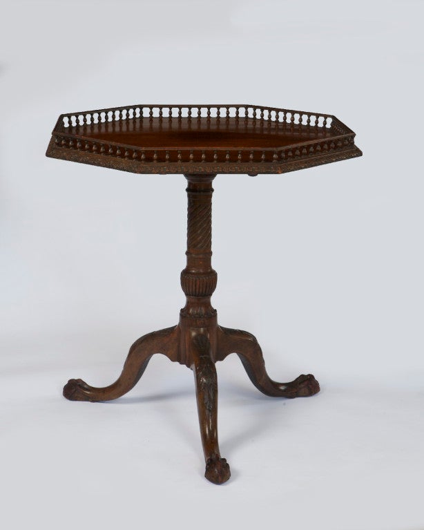 George III Mahogany Octagonal Tilt Top Tea Table In Excellent Condition For Sale In Kittery Point, ME