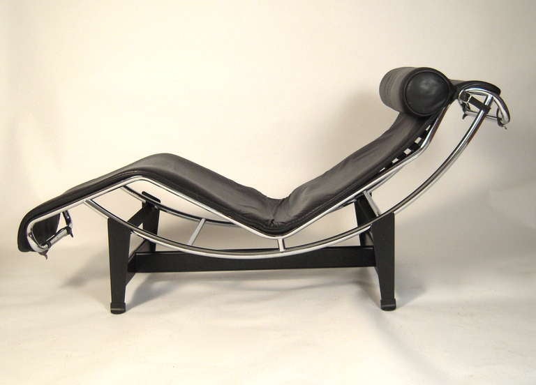 LC4 Chaise Longue, designed by Le Corbusier in 1928 and still manufactured in Italy by Cassina under exclusive, worldwide license from the Le Corbusier Foundation, in tubular chromed steel, with black powder coated steel base, foam seat pad and head