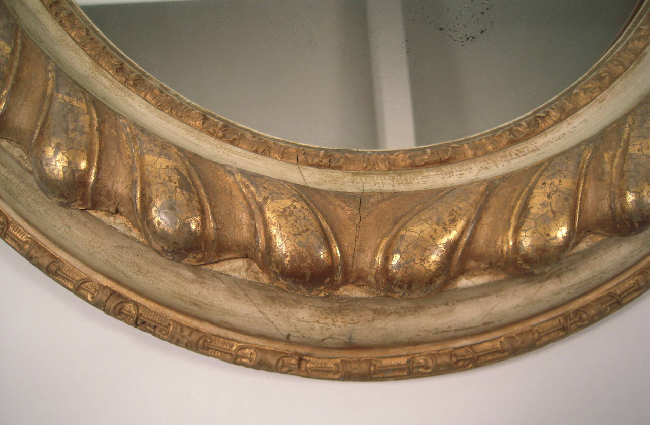 Neoclassical Revival 19th Century Neoclassical Italian Giltwood Oval Mirror