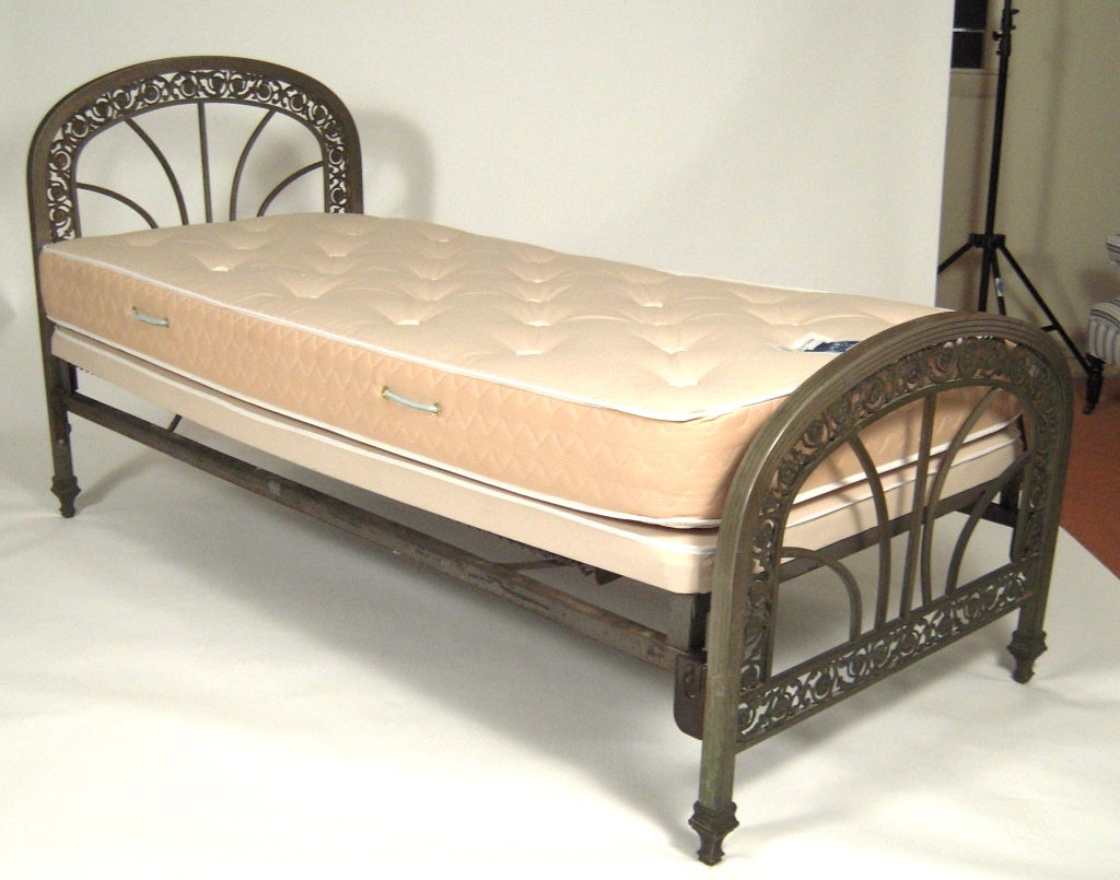 Pair of French Art Deco Period Metal Beds 1