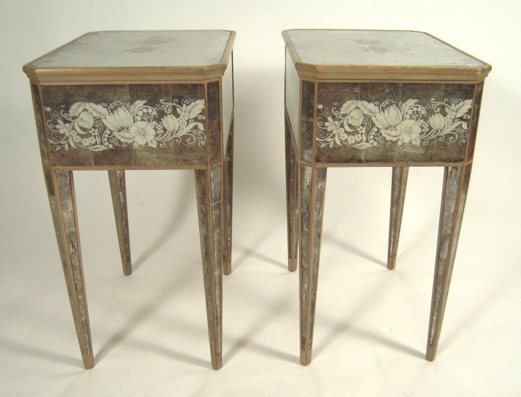 Pair of 1940s Stylish Mirrored End or Night Tables 1