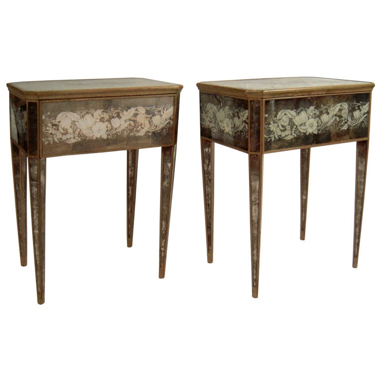 Pair of 1940s Stylish Mirrored End or Night Tables