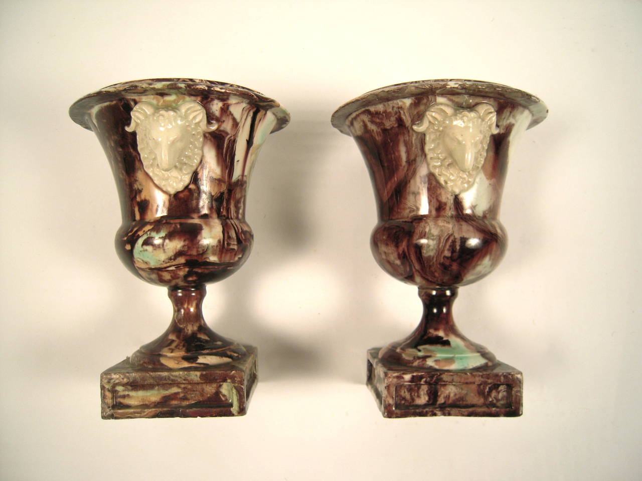Pair of 18th Century French Agate Earthenware Urns In Good Condition In Essex, MA