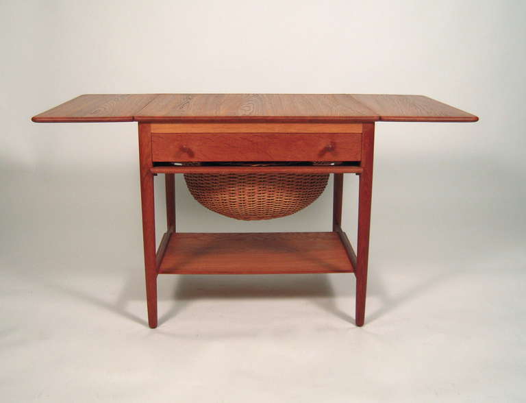 Mid-Century Modern Hans Wegner Sewing or End Table with Rattan Basket