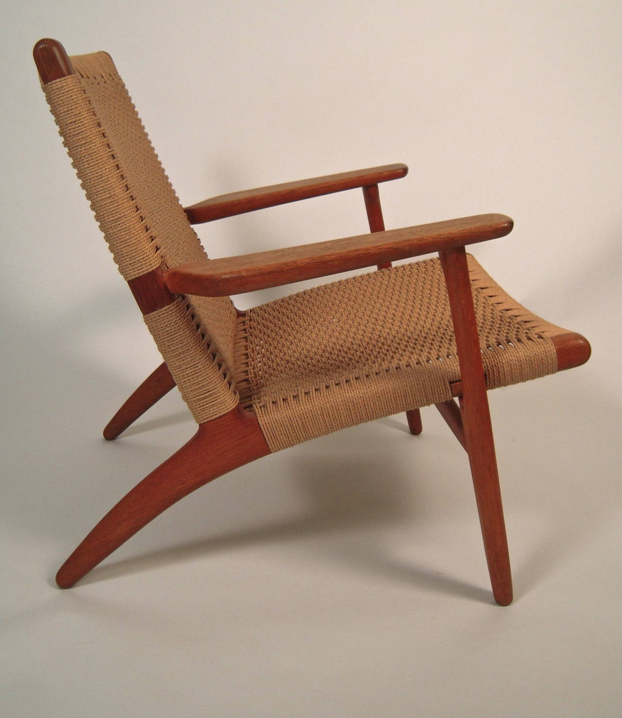 Mid-Century Modern Pair of Hans Wegner CH 25 Easy Chairs