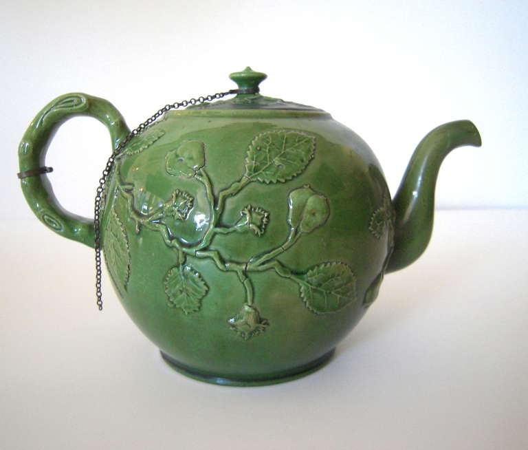Grand pot à punch ou à thé en verre vert du Staffordshire, vers 1770