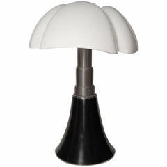 Grande et originale lampe télescopique Pipistrello de Gae Aulenti