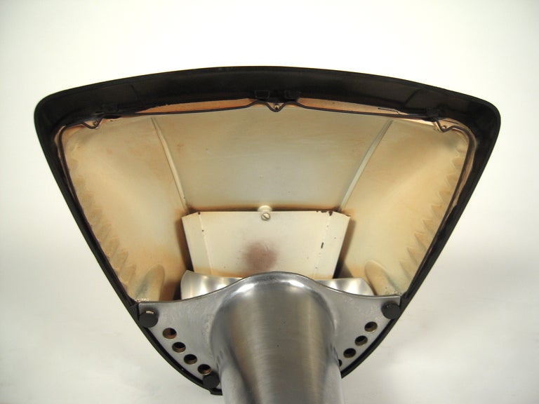 Streamline Polaroid Desk Lamp by Walter Dorwin Teague, circa 1939 In Excellent Condition In Essex, MA