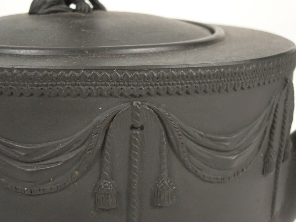 18th Century English Neoclassical Black Basalt Teapot 2