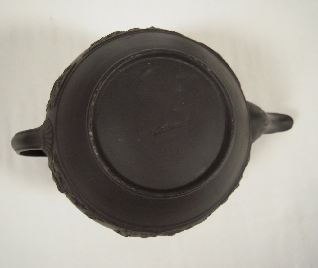 Neoclassical Hackwood Black Basalt Teapot, English, c. 1810 3
