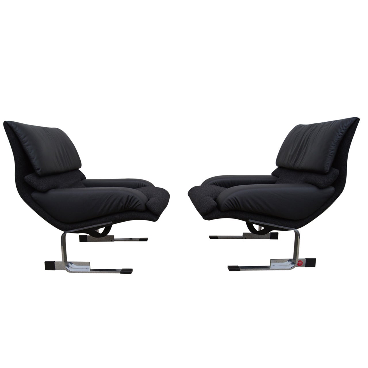 Pair of Onda Lounge Chairs by Giovanni Offredi for Saporiti Italia
