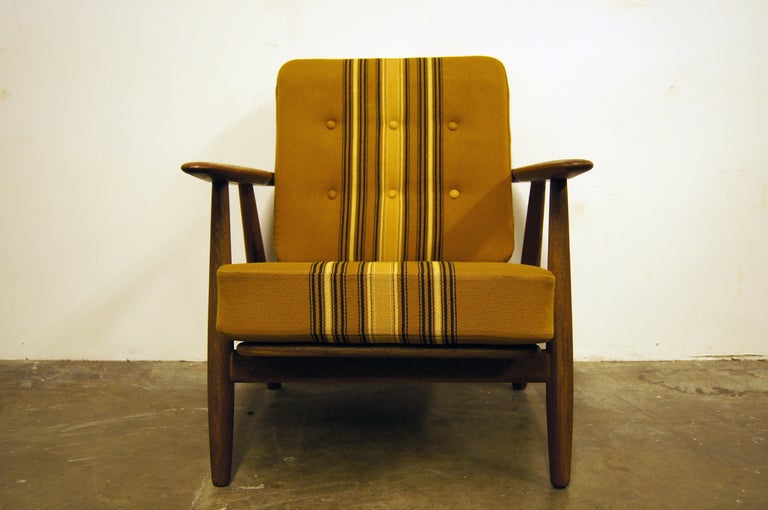 GE-240 Armchair by Hans Wegner for Getama In Excellent Condition In Dorchester, MA
