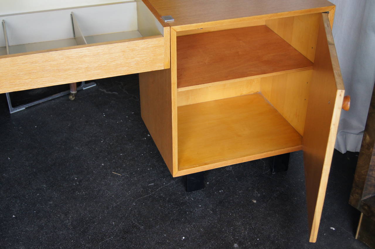 Mid-20th Century Oak Modular Storage Unit with Table by George Nelson for Herman Miller
