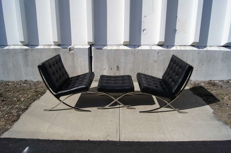 Pair of Barcelona Chairs with Ottoman by Mies Van Der Rohe for Knoll In Excellent Condition In Dorchester, MA