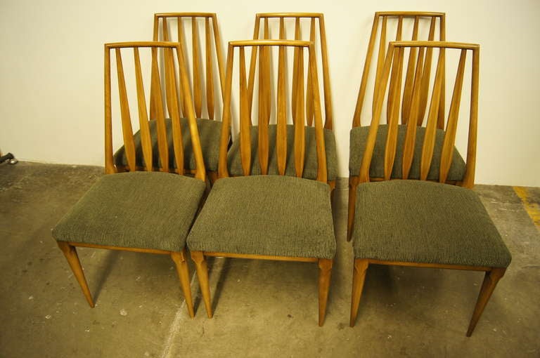 Tissu d'ameublement Ensemble de six chaises de salle à manger en cerisier de John Widdicomb en vente