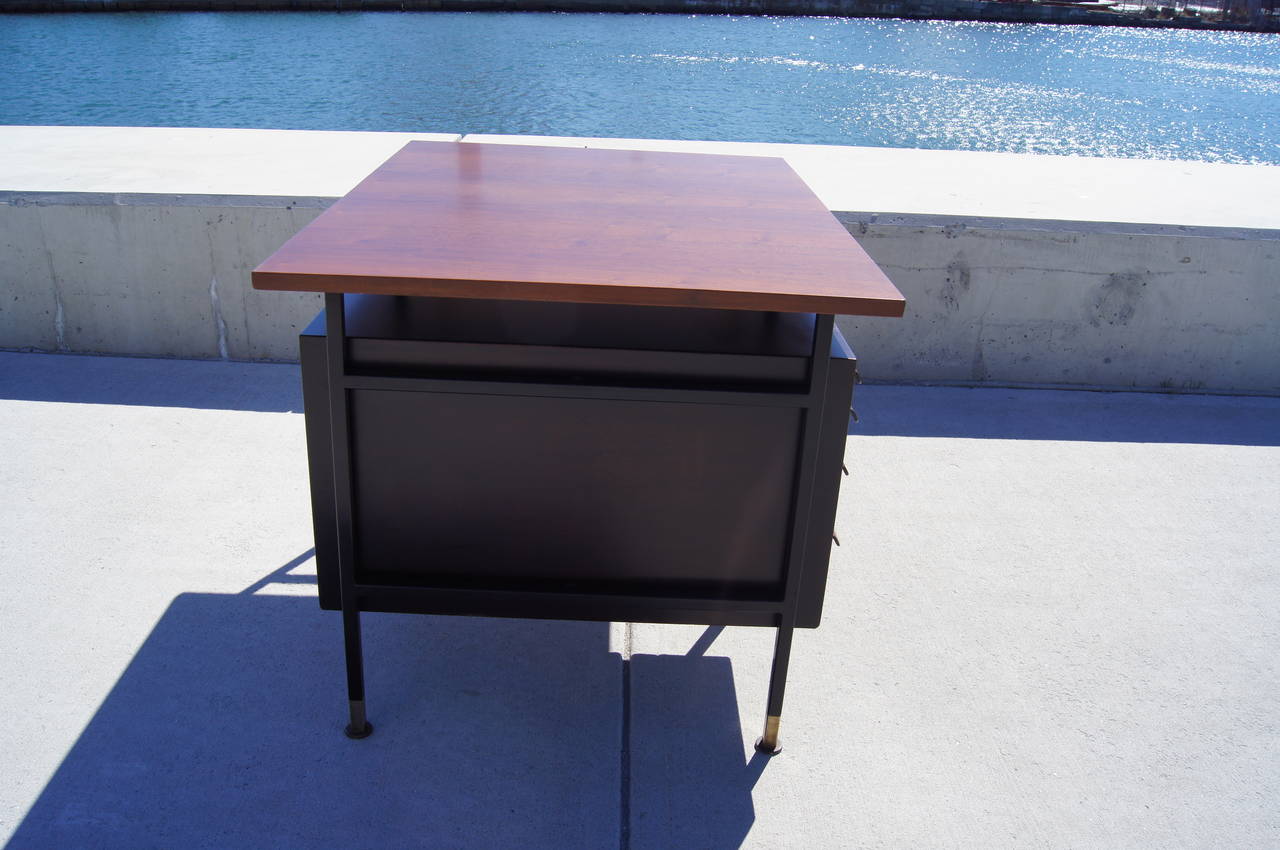 Small Desk by Edward Wormley for Dunbar In Excellent Condition In Dorchester, MA