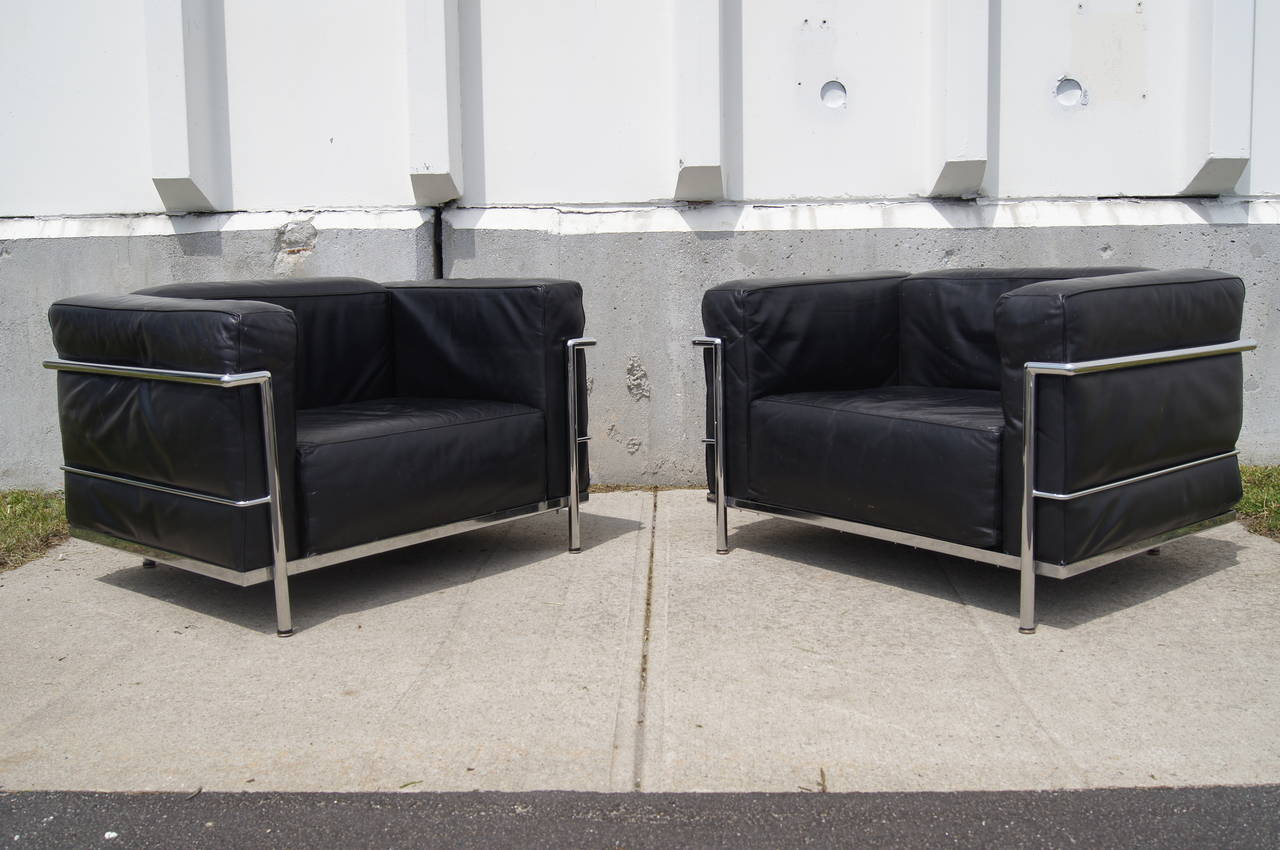 Chrome Pair of LC3 Grand Confort Lounge Chair by Le Corbusier