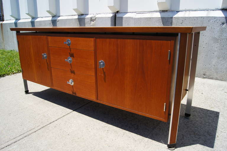 Diplomat Series Teak Credenza by Finn Juhl In Excellent Condition In Dorchester, MA