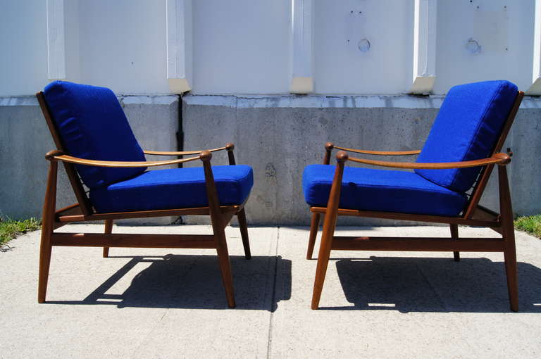 Pair of 133 Armchairs by Finn Juhl, Manufactured by France & Daverkosen In Good Condition In Dorchester, MA