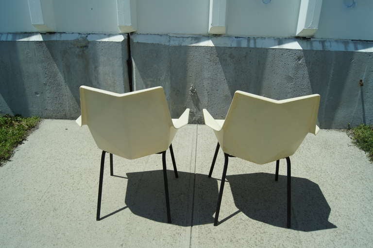 American Pair of Fiberglass Chairs by Paul McCobb