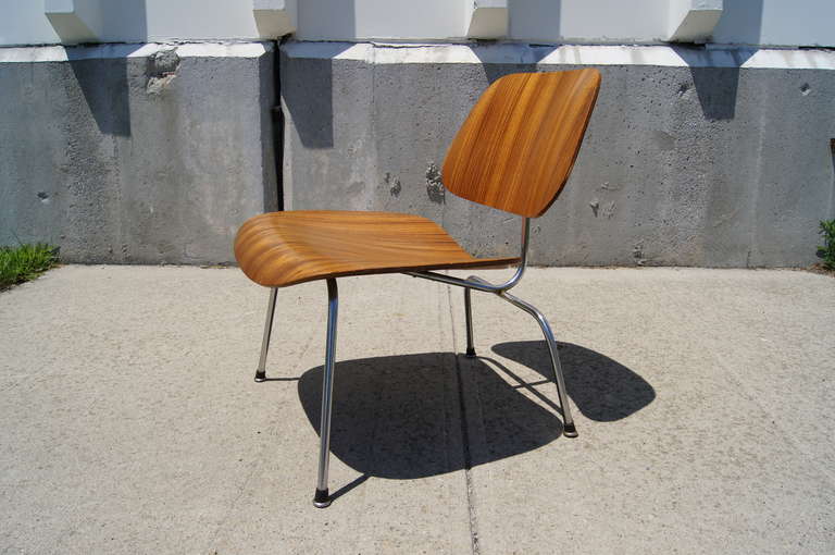 Zebra LCM Chair by Charles and Ray Eames for Herman Miller 2