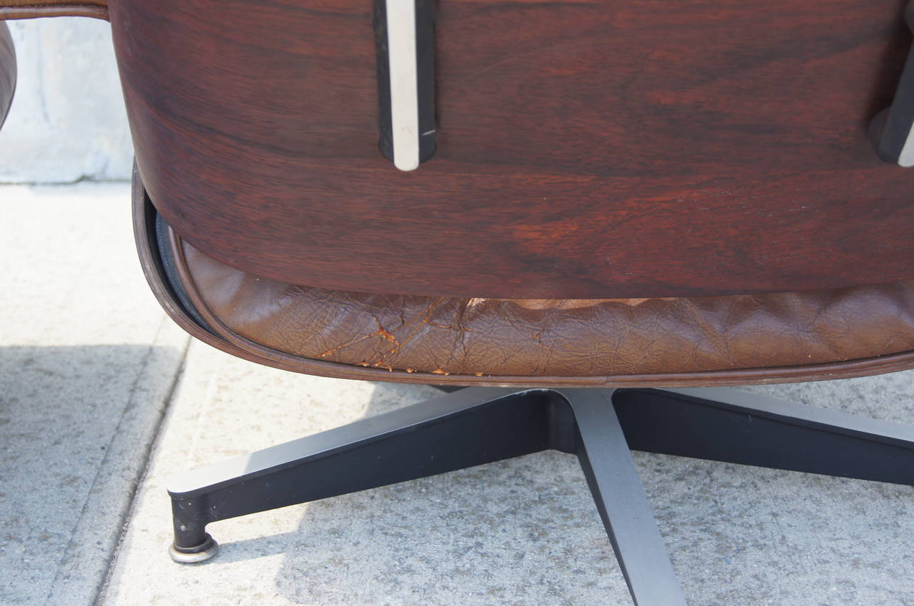 Early Production Lounge Chair & Ottoman by Charles & Ray Eames for Herman Miller In Good Condition In Dorchester, MA